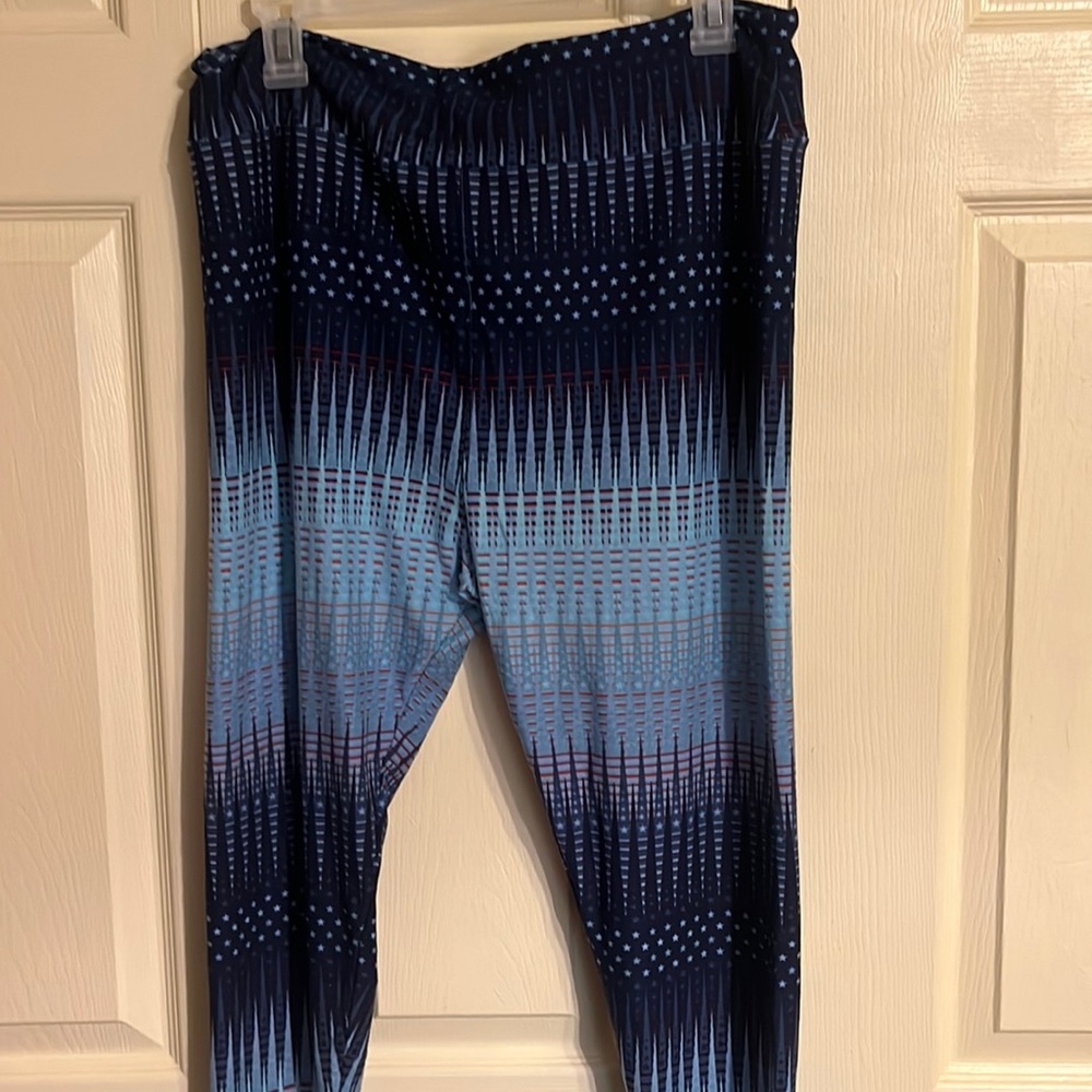 Lularoe Leggins RN, 142161 patriotic pattern, blue red stars, and stripes